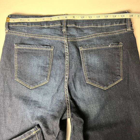 St John's Bay Women's Dark Wash Bermuda Style Shorts Sz 8 - Picture 5 of 9